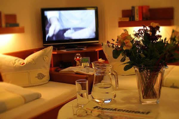 Haus Am Kurpark Hotel Garni Бад-Штебен Экстерьер фото